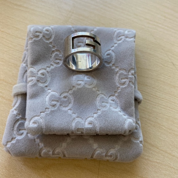 100% AUTHENTIC GUCCI SILVER STERLING RING SIZE 5 1/2 - Picture 6 of 9